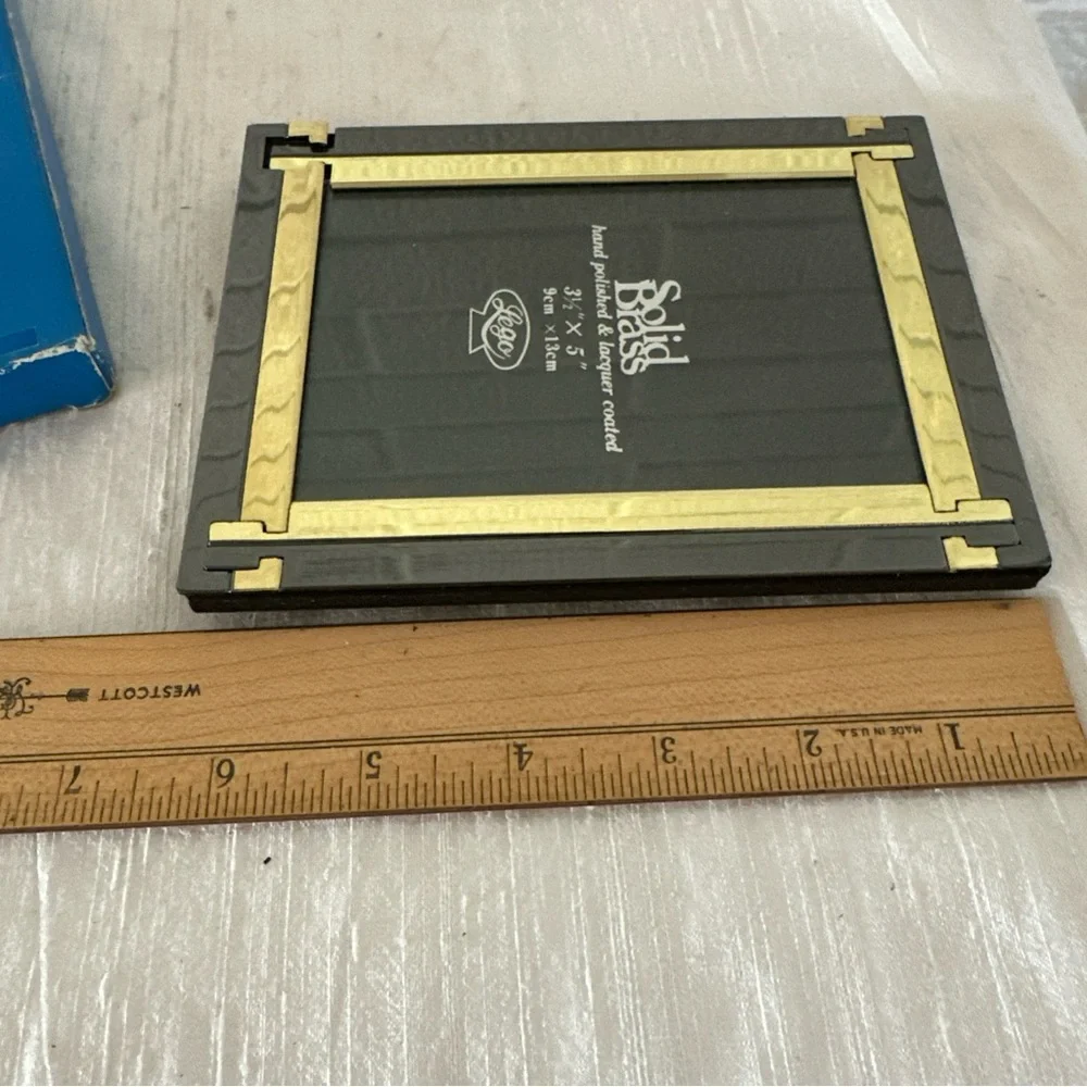 NOS VINTAGE SOLID BRASS HAND POLISHED PICTURE FRAME 3.5X5